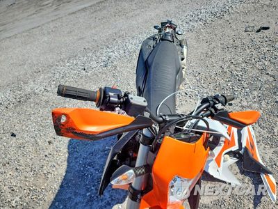 Piąte zdjęcie samochodu w środku: 2020 KTM 690 ENDURO R VIN:VBKLEV40XLM784799 - miniatura
