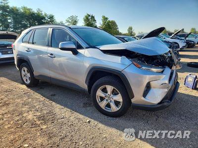 Czwarte zdjęcie samochodu z boku: 2020 TOYOTA RAV4 XLE VIN:2T3W1RFV8LC070717 - miniatura