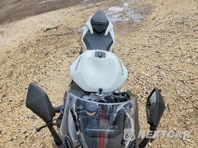 Piąte zdjęcie samochodu w środku: 2025 KAWASAKI ZX636 K VIN:JKBZXJJ11SA025878 - miniatura