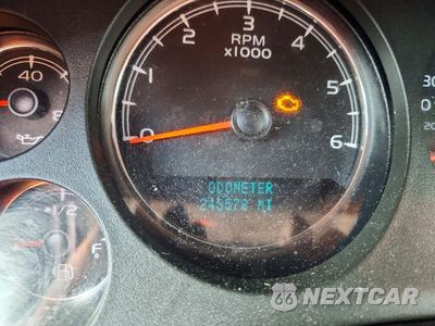 Zdjęcie 9 z 12 samochodu: 2012 CHEVROLET SUBURBAN K1500 LT VIN:1GNSKJE72CR294815 - miniatura