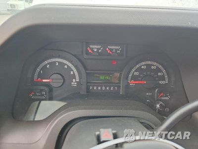 Zdjęcie 8 z 10 samochodu: 2017 FORD E350 SHUTTLE BUS VIN:1FDEE3FS7HDC13805 - miniatura