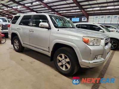 Czwarte zdjęcie samochodu z boku: 2012 TOYOTA 4 RUNNER VIN:JTEBU5JR1C5090205 - miniatura