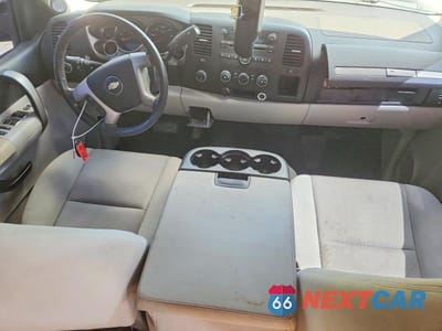 Zdjęcie 8 z 13 samochodu: 2009 CHEVROLET SILVERADO K3500 LT VIN:1GCJK83629F129431 - miniatura