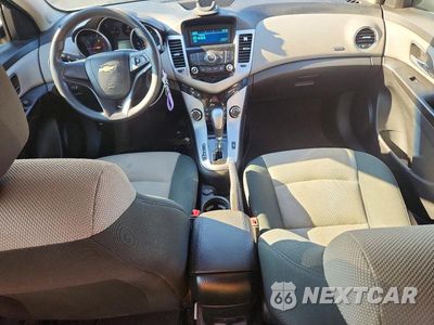 Zdjęcie 8 z 13 samochodu: 2012 CHEVROLET CRUZE LS VIN:1G1PC5SH4C7217254 - miniatura