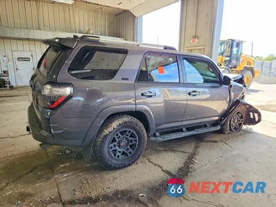 Trzecie zdjęcie samochodu z tyłu: 2021 TOYOTA 4RUNNER SR5 PREMIUM VIN:JTEFU5JR3M5244531 - miniatura