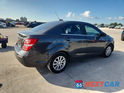 Trzecie zdjęcie samochodu z tyłu: 2019 CHEVROLET SONIC LT VIN:1G1JD5SB3K4146594 - miniatura