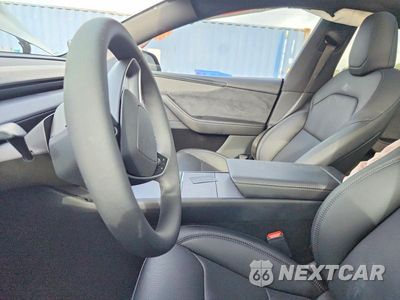 Zdjęcie 8 z 12 samochodu: 2026 TESLA MODEL Y VIN:7SAYGDEE3TA671534 - miniatura