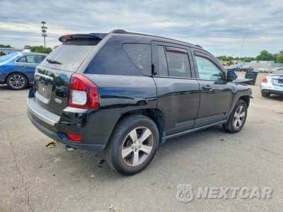 Trzecie zdjęcie samochodu z tyłu: 2017 JEEP COMPASS LATITUDE VIN:1C4NJCEA1HD157014 - miniatura