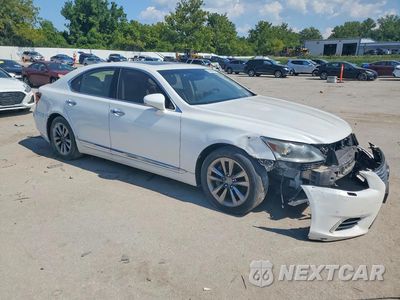 Czwarte zdjęcie samochodu z boku: 2013 LEXUS LS 460 VIN:JTHCL5EF9D5016817 - miniatura