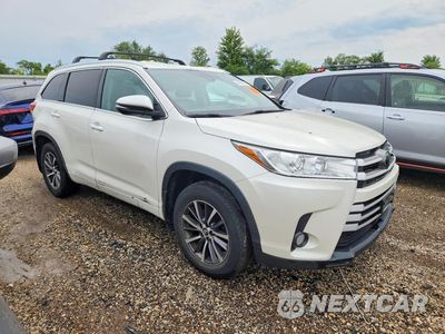 Czwarte zdjęcie samochodu z boku: 2017 TOYOTA HIGHLANDER XLE VIN:5TDJZRFH3HS514297 - miniatura