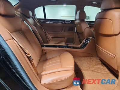 Zdjęcie 10 z 12 samochodu: 2006 BENTLEY CONTINENTAL FLYING SPUR VIN:SCBBR53W26C036570 - miniatura