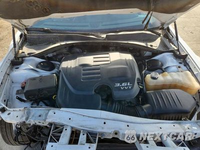 Zdjęcie 11 z 13 samochodu: 2018 CHRYSLER 300 S VIN:2C3CCABG7JH244749 - miniatura