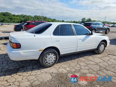 Trzecie zdjęcie samochodu z tyłu: 1992 TOYOTA CAMRY LE VIN:4T1SK12E4NU066998 - miniatura