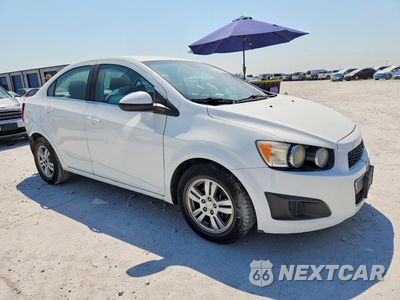 Czwarte zdjęcie samochodu z boku: 2012 CHEVROLET SONIC LT VIN:1G1JC5SH6C4218834 - miniatura