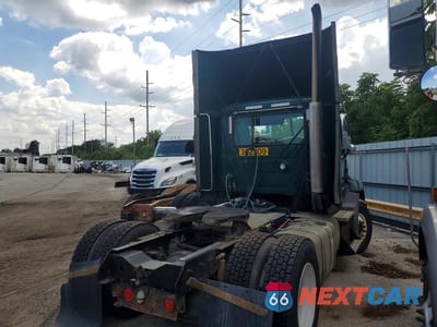 Trzecie zdjęcie samochodu z tyłu: 2017 MACK CXU612 SEMI TRUCK VIN:1M1AW01X3HM009617 - miniatura