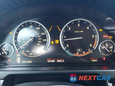 Zdjęcie 9 z 13 samochodu: 2015 BMW X5 XDRIVE35D VIN:5UXKS4C59F0N06015 - miniatura