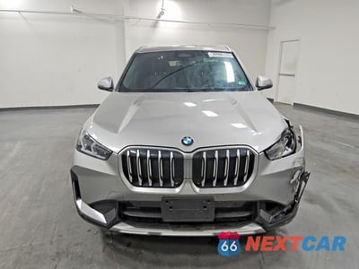 Piąte zdjęcie samochodu w środku: 2025 BMW X1 XDRIVE28I VIN:WBX73EF00S5227384 - miniatura