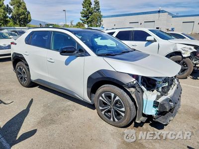 Czwarte zdjęcie samochodu z boku: 2023 TOYOTA BZ4X XLE VIN:JTMAAAAA1PA010393 - miniatura