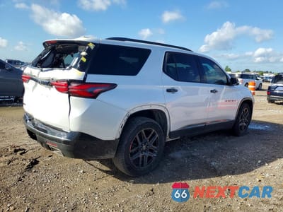 Trzecie zdjęcie samochodu z tyłu: 2022 CHEVROLET TRAVERSE PREMIER VIN:1GNERKKW7NJ128415 - miniatura