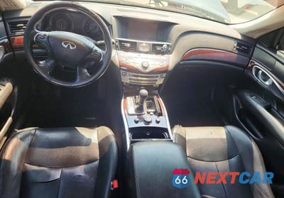 Zdjęcie 8 z 12 samochodu: 2014 INFINITI Q70 3.7 VIN:JN1BY1AP5EM260092 - miniatura