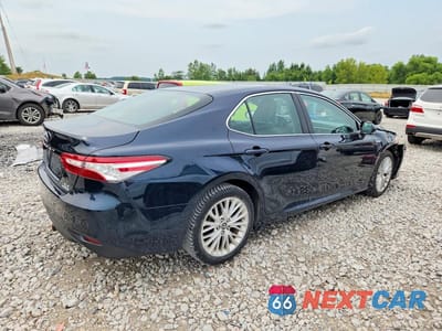 Trzecie zdjęcie samochodu z tyłu: 2018 TOYOTA CAMRY HYBRID XLE VIN:4T1B21HK4JU502224 - miniatura