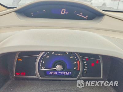 Zdjęcie 9 z 13 samochodu: 2006 HONDA CIVIC LX VIN:1HGFA165X6L087978 - miniatura