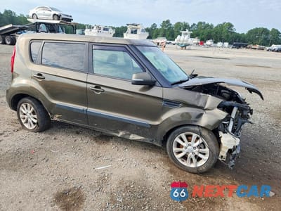 Czwarte zdjęcie samochodu z boku: 2013 KIA SOUL + VIN:KNDJT2A60D7489054 - miniatura