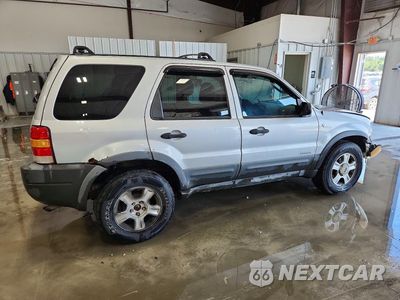 Trzecie zdjęcie samochodu z tyłu: 2002 FORD ESCAPE XLT VIN:1FMYU04162KB22875 - miniatura