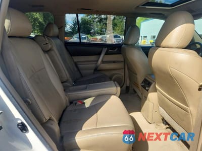Zdjęcie 10 z 12 samochodu: 2010 TOYOTA HIGHLANDER SE VIN:5TDKK3EH6AS022182 - miniatura