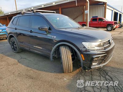 Czwarte zdjęcie samochodu z boku: 2020 VOLKSWAGEN TIGUAN SE VIN:3VV2B7AX2LM107027 - miniatura