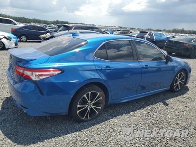 Trzecie zdjęcie samochodu z tyłu: 2020 TOYOTA CAMRY SE VIN:4T1G11AK3LU333139 - miniatura