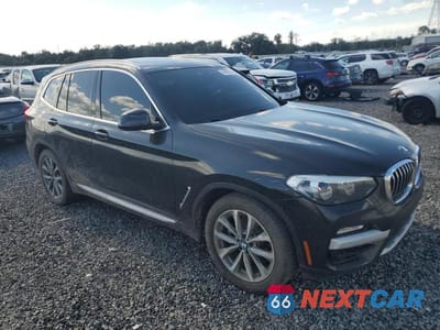 Czwarte zdjęcie samochodu z boku: 2019 BMW X3 SDRIVE30I VIN:5UXTR7C50KLF30510 - miniatura