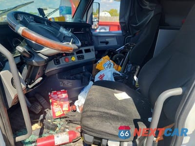 Zdjęcie 7 z 13 samochodu: 2019 FREIGHTLINER CASCADIA 126 SEMI TRUCK VIN:3AKJHHDR2KSKD1187 - miniatura