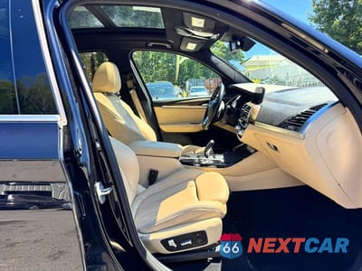Piąte zdjęcie samochodu w środku: 2021 BMW X3 SDRIVE30I VIN:5UXTY3C02M9F68322 - miniatura