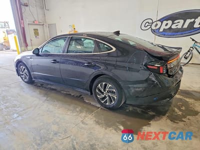 Drugie zdjęcie samochodu z przodu: 2026 HYUNDAI SONATA HYBRID BLUE VIN:KMHL24JJ2TA162096 - miniatura