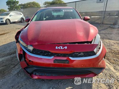 Piąte zdjęcie samochodu w środku: 2022 KIA FORTE LXS VIN:3KPF24AD0NE466538 - miniatura