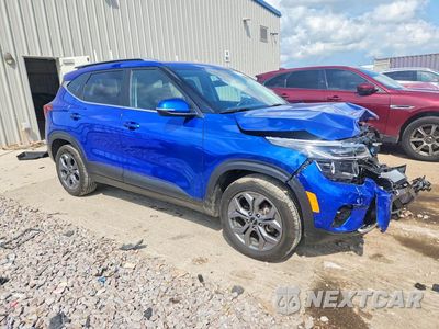 Czwarte zdjęcie samochodu z boku: 2024 KIA SELTOS S VIN:KNDEU2AA1R7610376 - miniatura