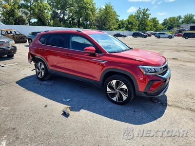 Czwarte zdjęcie samochodu z boku: 2024 VOLKSWAGEN TAOS SE VIN:3VVUX7B23RM038936 - miniatura