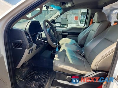 Zdjęcie 7 z 12 samochodu: 2019 FORD F350 SUPER DUTY VIN:1FDRF3GTXKEC25955 - miniatura