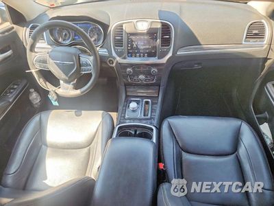 Zdjęcie 8 z 13 samochodu: 2020 CHRYSLER 300 TOURING VIN:2C3CCAAG8LH245901 - miniatura
