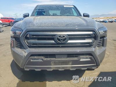 Piąte zdjęcie samochodu w środku: 2025 TOYOTA TACOMA SR5 VIN:3TMKB5FN8SM038711 - miniatura