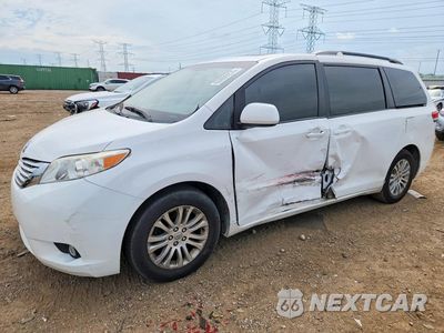 2014 TOYOTA SIENNA XLE 8-PASSENGER 5TDYK3DC1ES452160 - główne zdjęcie licytacji z USA - miniatura