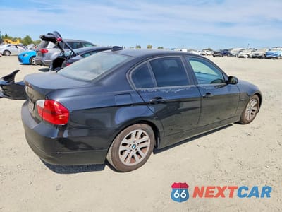 Trzecie zdjęcie samochodu z tyłu: 2006 BMW 325 I VIN:WBAVB13566KX44533 - miniatura
