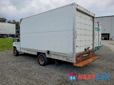 Drugie zdjęcie samochodu z przodu: 2015 FORD E350 BOX TRUCK VIN:1FDWE3FL4FDA37273 - miniatura