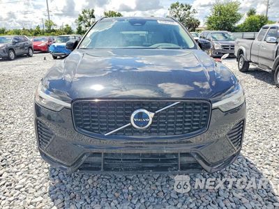 Piąte zdjęcie samochodu w środku: 2023 VOLVO XC60 PLUS VIN:YV4L12RL2P1370239 - miniatura