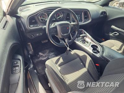 Zdjęcie 8 z 12 samochodu: 2015 DODGE CHALLENGER SXT VIN:2C3CDZAT4FH733434 - miniatura