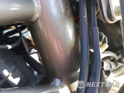 Zdjęcie 9 z 9 samochodu: 2001 DUCATI M900S4 S4R VIN:ZDM1RB8SX1B000254 - miniatura