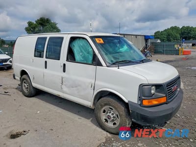 Czwarte zdjęcie samochodu z boku: 2017 GMC SAVANA G2500 VIN:1GTW7AFG3H1109560 - miniatura