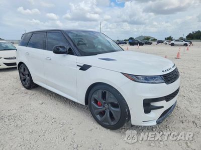 Czwarte zdjęcie samochodu z boku: 2025 LAND ROVER RANGE ROVER SPORT DYNAMIC SE VIN:SAL1L9E99SA459606 - miniatura