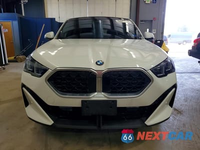 Piąte zdjęcie samochodu w środku: 2026 BMW X2 XDRIVE28I VIN:WBX63GM04T5402683 - miniatura